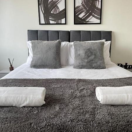 Premier Suite- Bedford City Centre With Free Gym & Parking Bagian luar foto