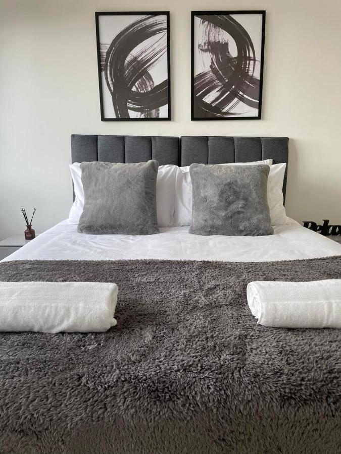 Premier Suite- Bedford City Centre With Free Gym & Parking Bagian luar foto